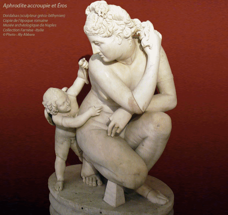 Aphrodite - Vnus accroupie et Éros - Doidalsas (sculpteur gréco-bithynien) - Muse archologique de Naples - Italie