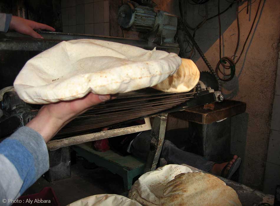 Syrie - Pain traditionnel (kmaj) -    رغيف خبز الكماج ـ حلب ـ سوريا