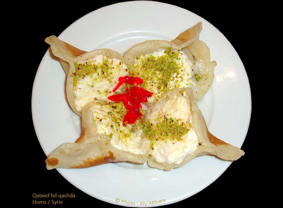 Syrie - Homs (Émèse) - Qataïf bil qashda - pâtisserie à la crème -  قطايف بالقشدة والفستق الحلبي