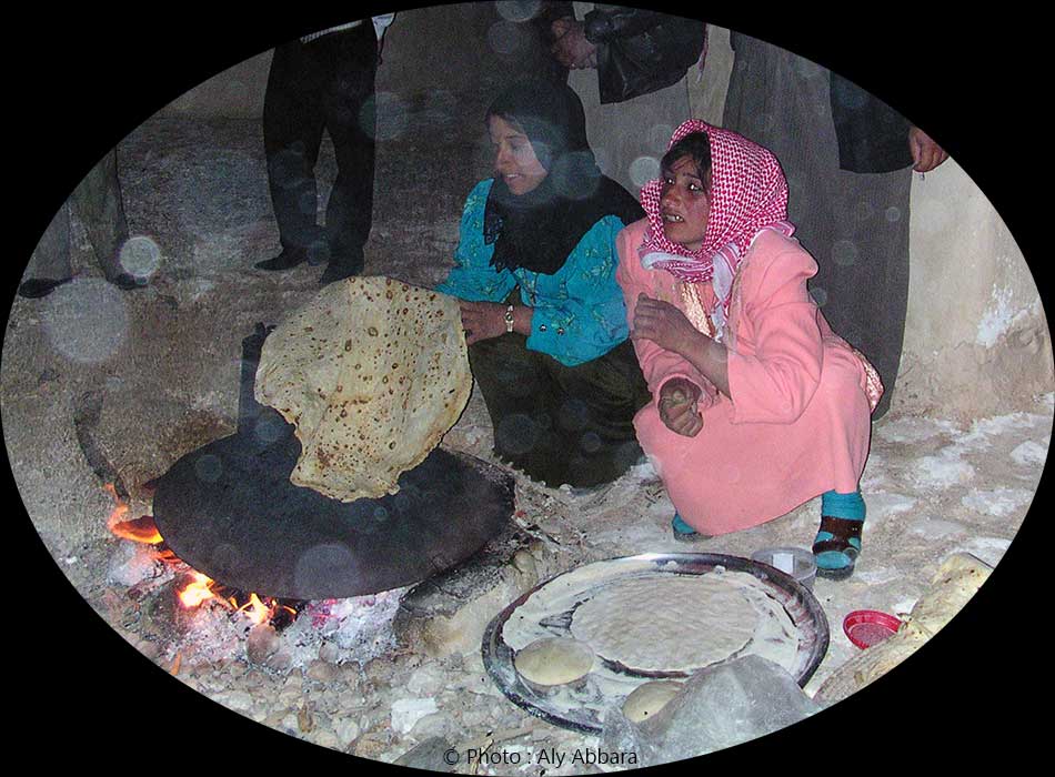 Syrie - Four à pain, et pain traditionnel chez les bédouins nomades - طريقة صناعة الخبز عند البدو الرحل ـ سوريا