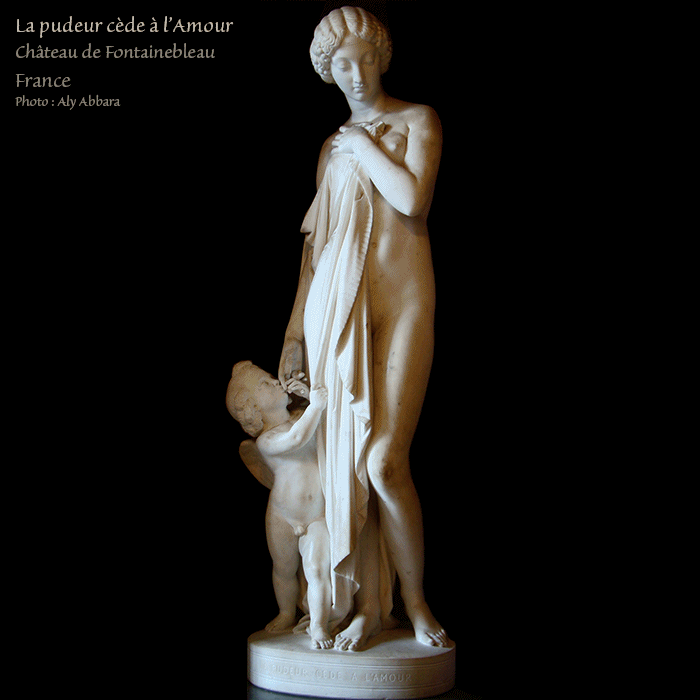 La pudeur cède à l'Amour (Eros ou Cupidon) - Château de Fontainebleau - France