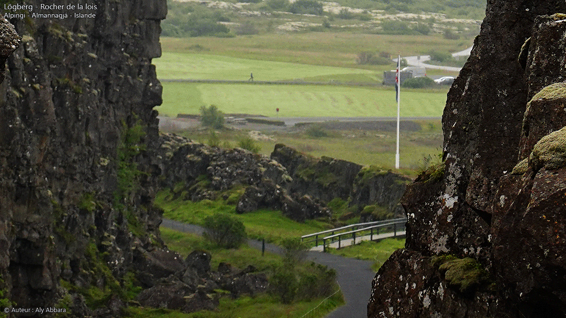 Islande (Iceland) - Lögberg ou Rocher de la Loi - La Faille Almannagjá - Lieu des réunions du Parlement historique Alþing ou Althing - Parc national du Parlement þingvellir - Thingvellir