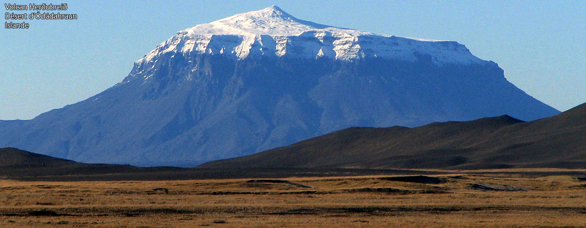 Islande (Iceland) - Volcan  d'Herðubreið  dans le désert de l'Islande d'Ódáðahraun