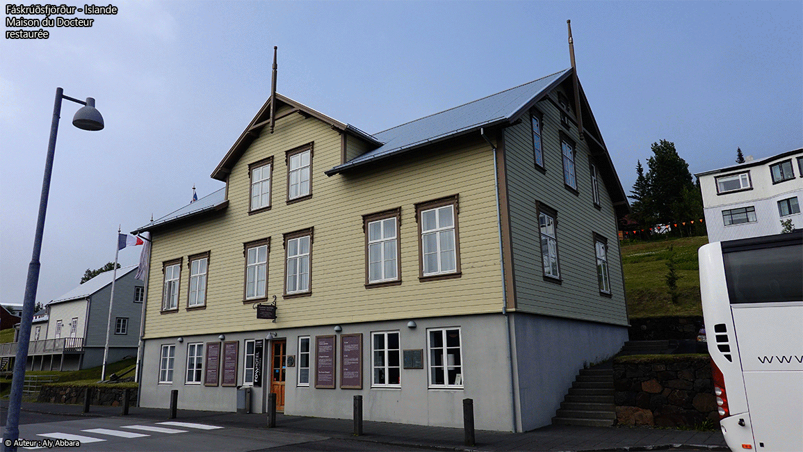 Islande (Iceland) orientale - Maison du Docteur et Directeur de l'hôpital des Français - Maison restaurée en Musée et en Hôtel
