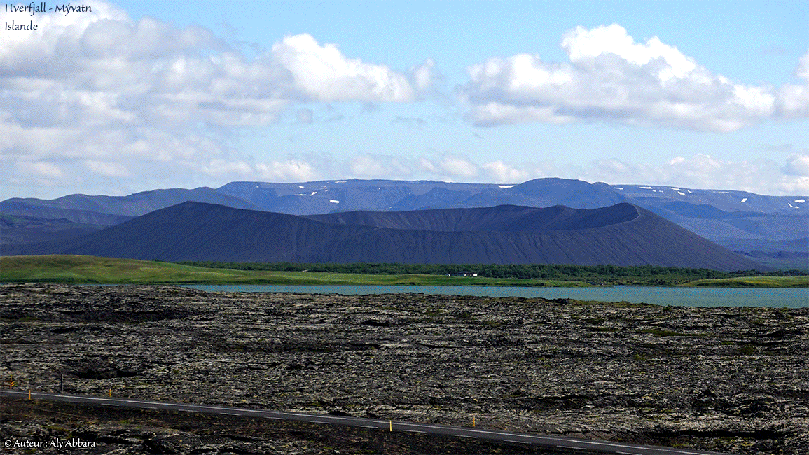 Islande (Iceland) -  Le cratère du volcan Hverfjall ou Hverfell ou Volcan Mývatn - Région du lac « Mývatn »