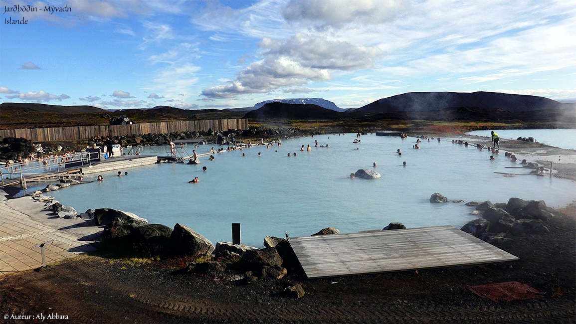 Islande (Iceland) - Jardbodin ou Mývatn Nature Baths sur la rive orientale du lac Mývatn