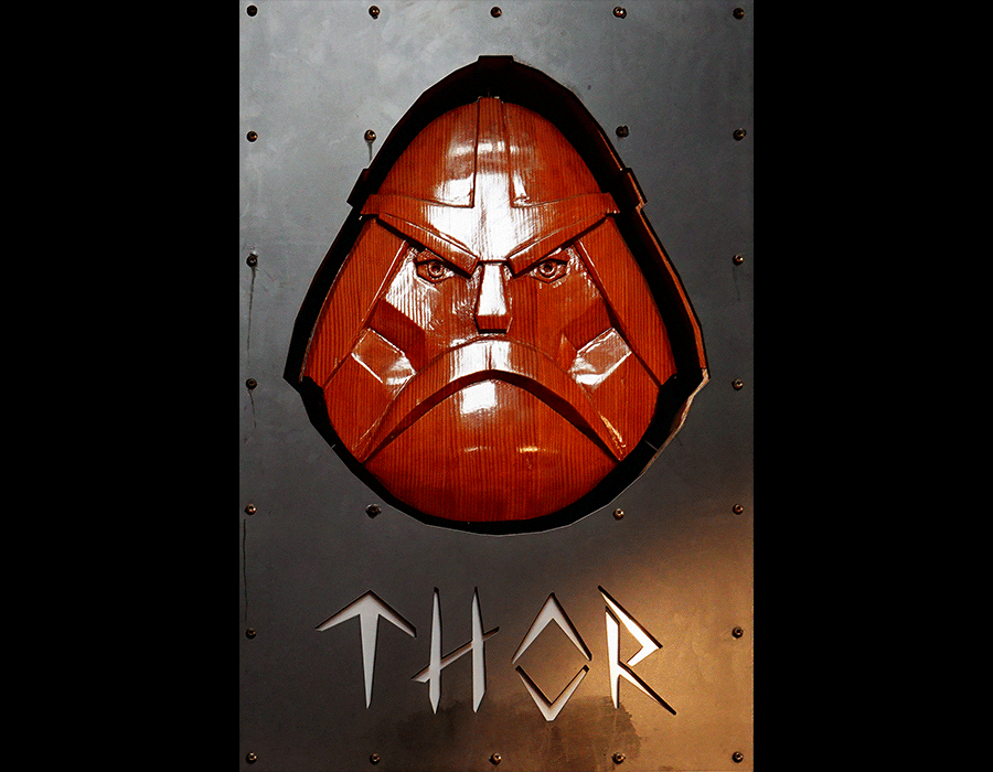 Islande (Iceland) - Thor - Tor - Dieu du tonnerre et des éclairs ; Dieu du ciel - Mythologie scandinave - Sculpture en bois - Face