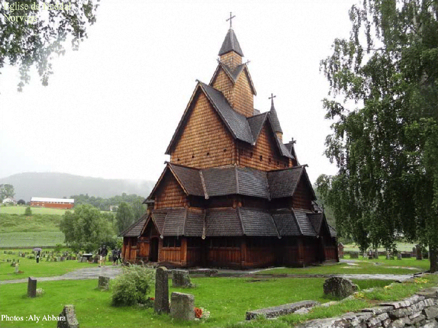 L'église de Heddal en bois debout (vue de l'extérieur) - La région de Telemark - le Sud de la Norvège