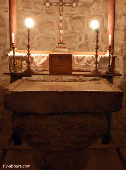 Maaloula, couvent Mar Sarkis et Bacchus : table de maître-autel